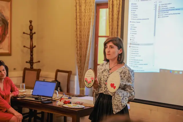 Participants at an entrepreneurship training and awards event (photo AW-06)