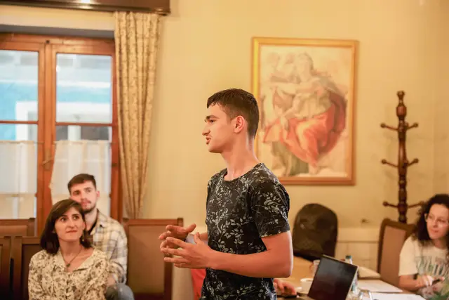 Participants at an entrepreneurship training and awards event (photo AW-09)