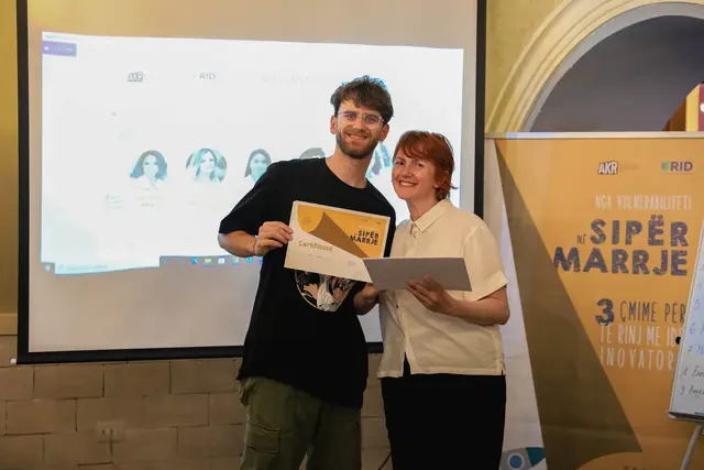 Participants at an entrepreneurship training and awards event (photo AW-10)