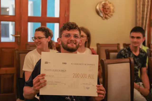 Participants at an entrepreneurship training and awards event (photo AW-15)