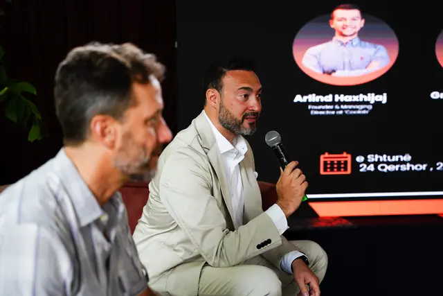 Panel and audience at the Digital Nomads Summit in Tirana (photo DN-10)